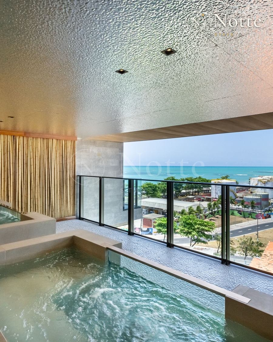 Spa com hidromassagem e vista